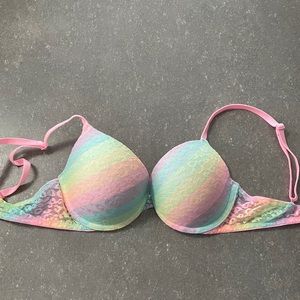 Victoria’s Secret wear everywhere push up bra
